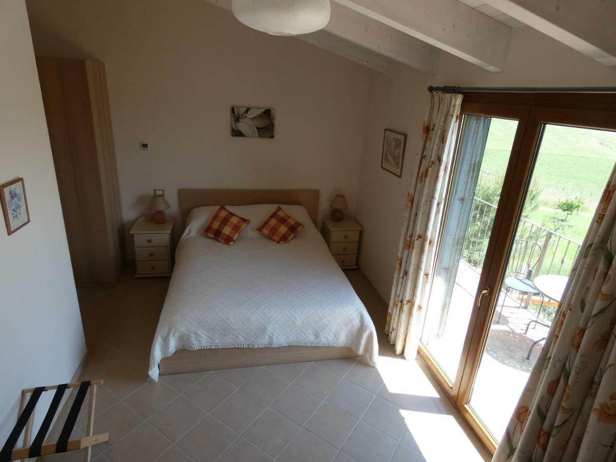 Il Frutteto Bed And Breakfast Ripattone Exteriör bild